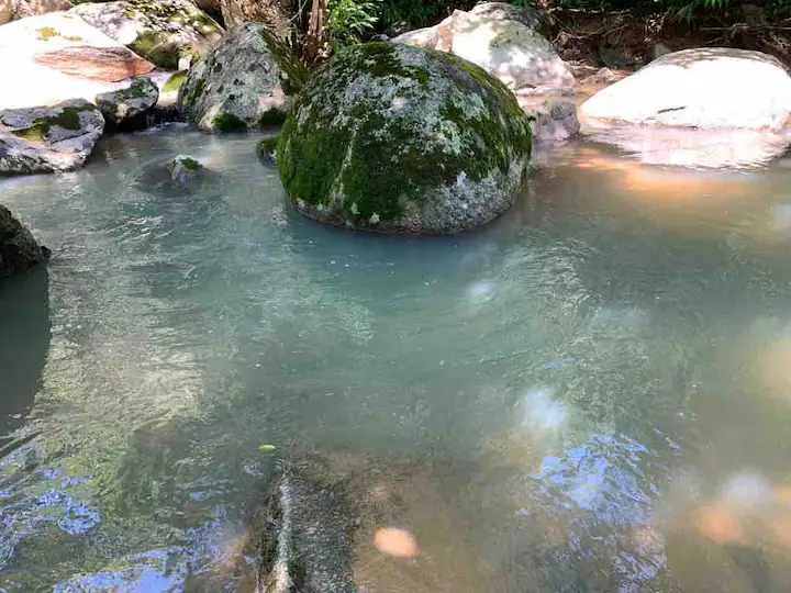 Refúgio Sereno Casa Encantadora com Cachoeira e Spa