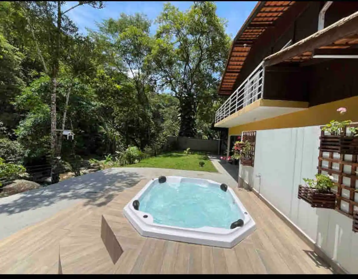 Refúgio Sereno Casa Encantadora com Cachoeira e Spa