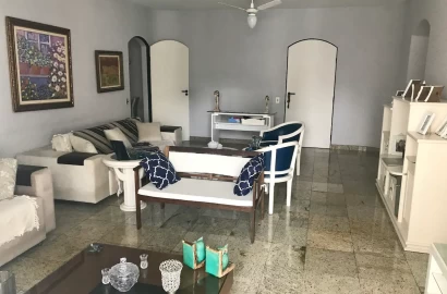 Amplo apartamento, clean, ventilado, impecável.  Compartilhar  Salvar